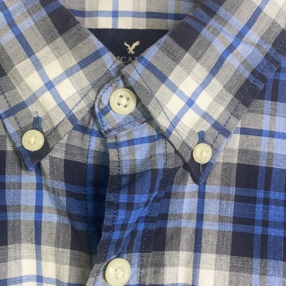 American Eagle - Blue & Navy Plaid Button Down L - Picture 7 of 9